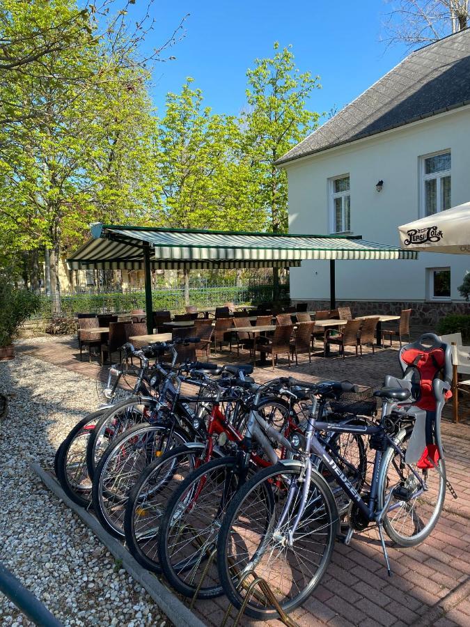 Fonix Hotel Balatonföldvár المظهر الخارجي الصورة