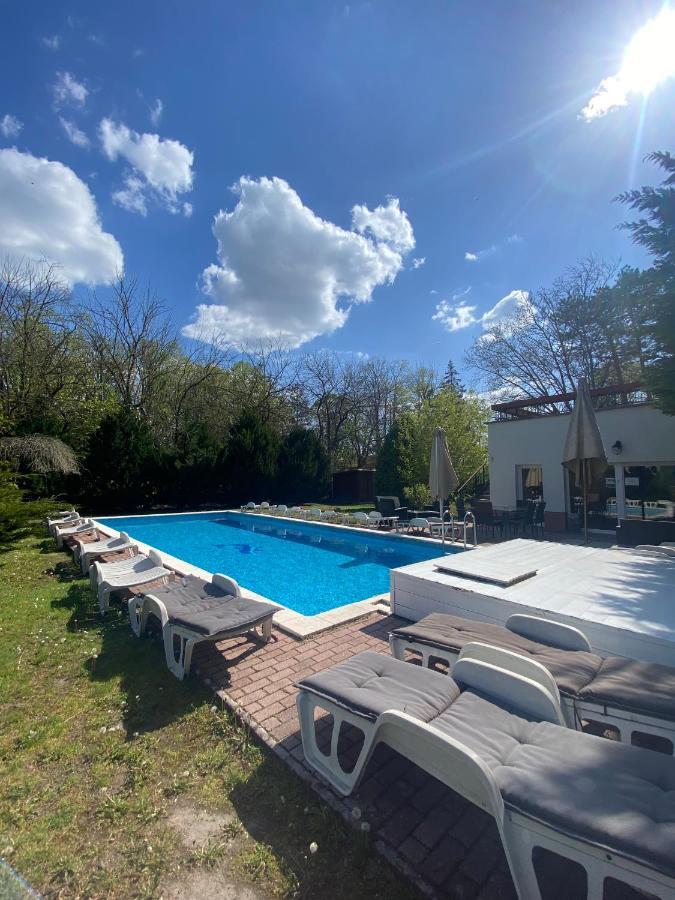 Fonix Hotel Balatonföldvár المظهر الخارجي الصورة