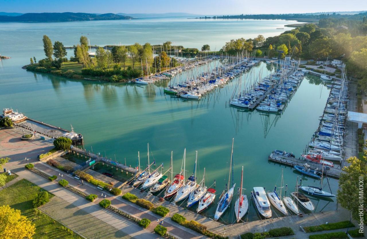 Fonix Hotel Balatonföldvár المظهر الخارجي الصورة