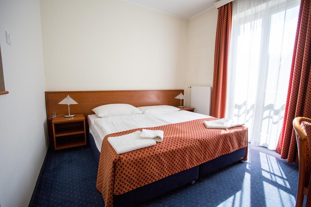 Fonix Hotel Balatonföldvár المظهر الخارجي الصورة
