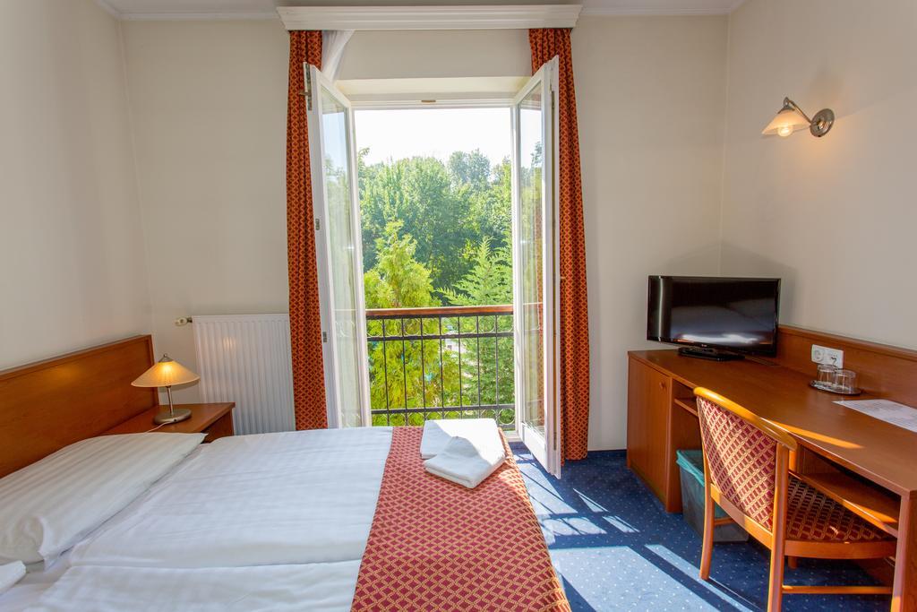 Fonix Hotel Balatonföldvár المظهر الخارجي الصورة