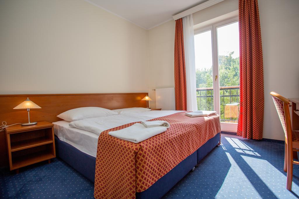 Fonix Hotel Balatonföldvár المظهر الخارجي الصورة